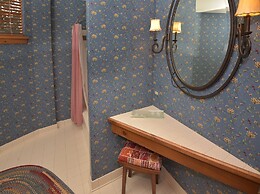 Bright Ski In/out  3br 3.5ba 3 Bedroom Condo by RedAwning