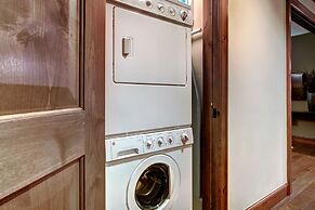 Luxury 2BR+Den Ritz-Carlton Residence by RedAwning - Save 20% on 7+ Ni