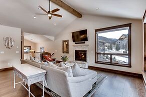 New 3bdr Luxury -fireplace,on-site Parking,kids Ski Free 3 Bedroom Tow