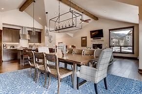 New 3bdr Luxury -fireplace,on-site Parking,kids Ski Free 3 Bedroom Tow