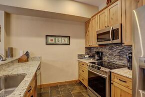 3br Sweeping Snowcapped Views + Expansive Balcony - Sleeps 9 3 Bedroom