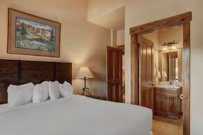 3br Sweeping Snowcapped Views + Expansive Balcony - Sleeps 9 3 Bedroom