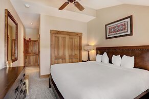 3br Sweeping Snowcapped Views + Expansive Balcony - Sleeps 9 3 Bedroom