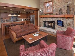 4br/4.5bath Ski-in/out In Bachelor Gulch 4 Bedroom Condo by RedAwning