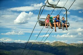 Spacious Penthouse 3br ~no Cleaning Fee~kids Ski Free! 3 Bedroom Condo