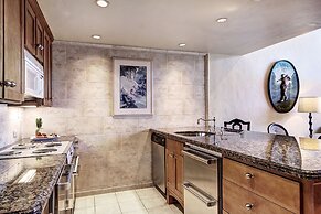 2 BR Condo at The Lodge at Vail View of Gore Range by RedAwning - Save