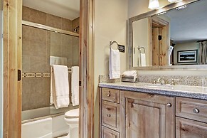 3 BR Condo at The Lodge at Vail w/ Pool, Hot Tub by RedAwning - Save 2