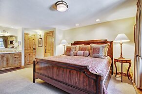 3 BR Condo at The Lodge at Vail w/ Pool, Hot Tub by RedAwning - Save 2