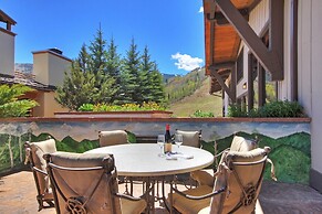 3 BR Condo at The Lodge at Vail w/ Pool, Hot Tub by RedAwning - Save 2