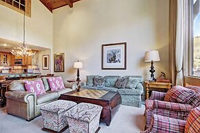 3 BR Condo at The Lodge at Vail w/ Pool, Hot Tub by RedAwning - Save 2