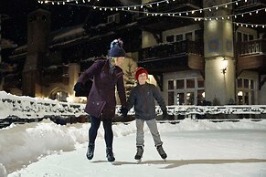 3 BR Condo at The Lodge at Vail w/ Pool, Hot Tub by RedAwning - Save 2