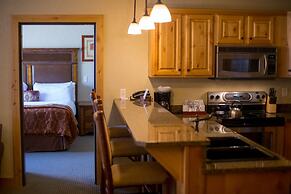 Valley Views with Loaded Bedrooms by RedAwning - Save 20% on 7+ Nights