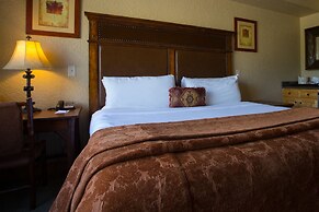 Valley Views with Loaded Bedrooms by RedAwning - Save 20% on 7+ Nights