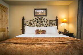 Silverado Lodge with Easy Pool Access by RedAwning - Save 20% on 7+ Ni