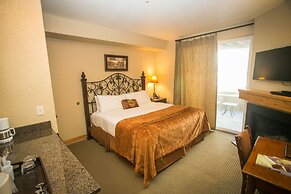 Silverado Lodge with Easy Pool Access by RedAwning - Save 20% on 7+ Ni