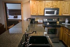 Silverado Lodge with Fireplaces and Pool Views by RedAwning - Save 20%