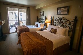 Silverado Lodge with Fireplaces and Pool Views by RedAwning - Save 20%