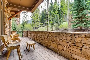 Luxury 3br Ski In-out /firepit, Pool, Sauna 3 Bedroom Condo by RedAwni