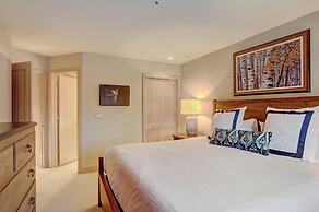 Slopeside Living - 3br 4ba At Pines Lodge 3 Bedroom Condo by RedAwning