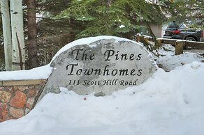 Slopeside Living - 3br 4ba At Pines Lodge 3 Bedroom Condo by RedAwning