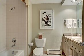 Slopeside Living - 3br 4ba At Pines Lodge 3 Bedroom Condo by RedAwning