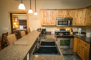 Huge Condo with Stunning Views from Oversized Deck by RedAwning - Save