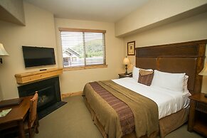 Huge Condo with Stunning Views from Oversized Deck by RedAwning - Save