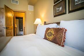 Huge Condo with Stunning Views from Oversized Deck by RedAwning - Save