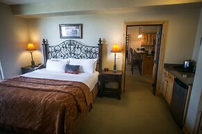 Huge Condo with Stunning Views from Oversized Deck by RedAwning - Save