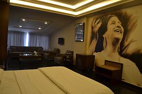 Platinum Hotel