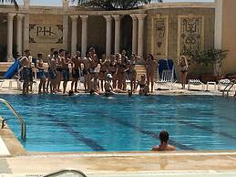 Platinum Hotel