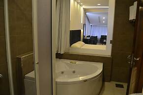 Platinum Hotel