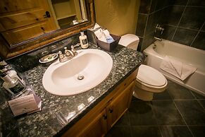 Amazing Mountain Views and Full Kitchen by RedAwning - Save 20% on 7+ 