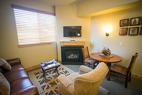 Amazing Mountain Views and Full Kitchen by RedAwning - Save 20% on 7+ 