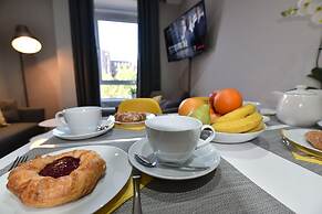 First - Meadowbank House Apartment