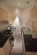 First - Meadowbank House Apartment