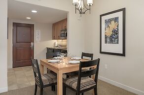 Founders Pointe 1 bedroom  Condo by RedAwning