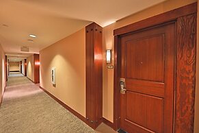 Founders Pointe 1 bedroom  Condo by RedAwning