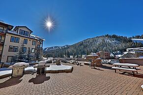 Founders Pointe 1 bedroom  Condo by RedAwning