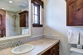 Luxury Mountainside 5BR halet in Vail Village by RedAwning - Save 20% 