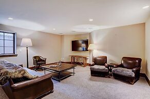 Gorgeous 5 Bedroom Private Chalet in Vail Village by RedAwning - Save 