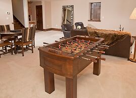 Gorgeous 5 Bedroom Private Chalet in Vail Village by RedAwning - Save 