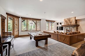 5BR Alpine Luxury Home with Private Hot Tub by RedAwning - Save 20% on