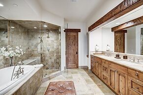 5BR Alpine Luxury Home with Private Hot Tub by RedAwning - Save 20% on