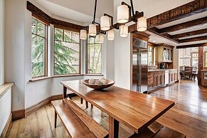 5BR Alpine Luxury Home with Private Hot Tub by RedAwning - Save 20% on