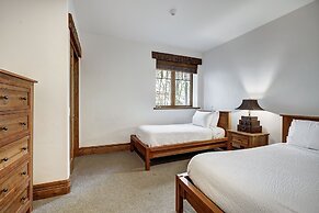 5BR Alpine Luxury Home with Private Hot Tub by RedAwning - Save 20% on