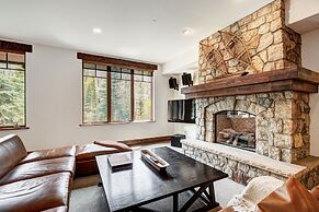 5BR Alpine Luxury Home with Private Hot Tub by RedAwning - Save 20% on