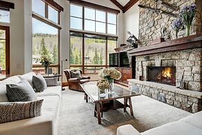 5BR Alpine Luxury Home with Private Hot Tub by RedAwning - Save 20% on