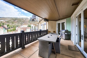 Arrabelle Luxury 4 BR Condo- Close To The Mountain by RedAwning - Save
