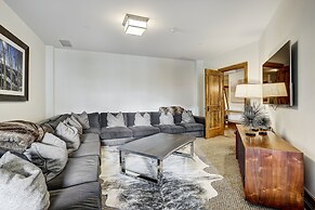 Arrabelle Luxury 4 BR Condo- Close To The Mountain by RedAwning - Save